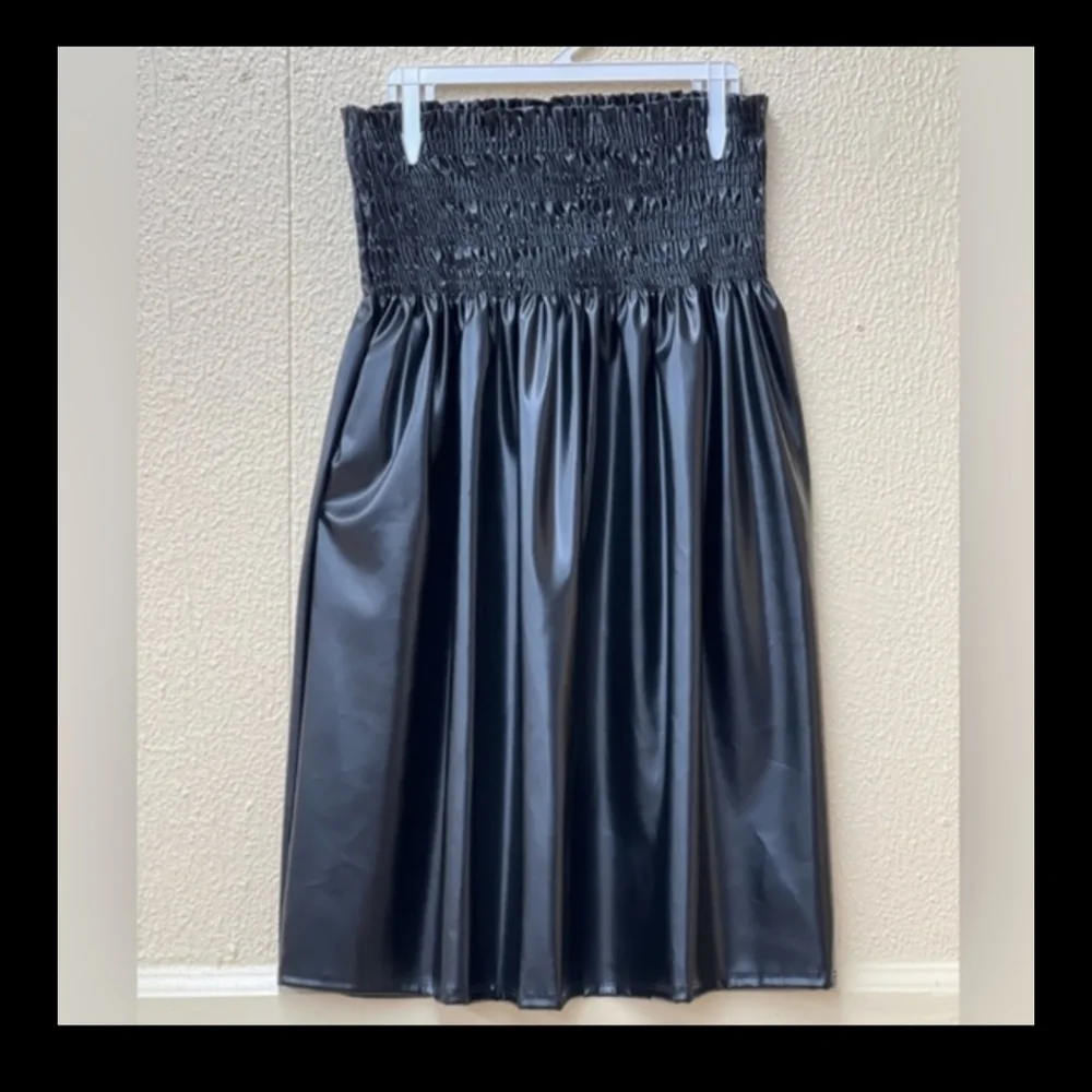 Acting Pro  Smock Waisted Faux Leather Skirt Black Size Large - Picture 3 of 7